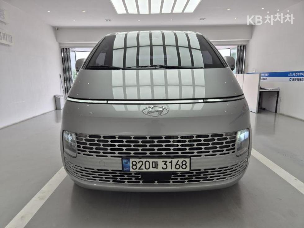 Hyundai Staria
