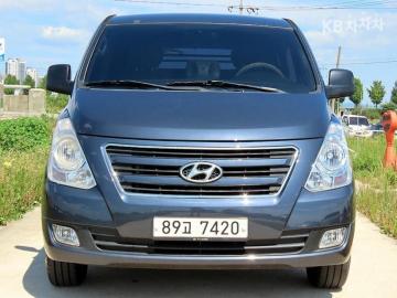 Hyundai Starex 5-Seater VAN Smart — foto 1