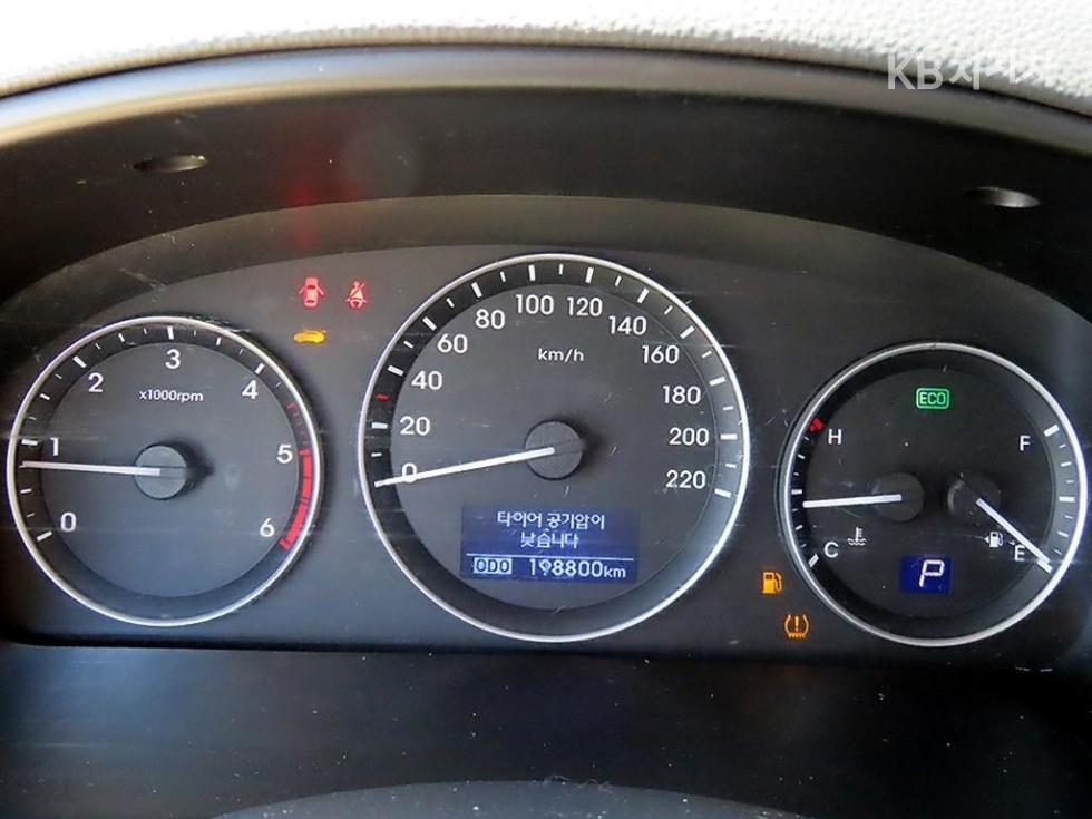 Hyundai Starex — miniaturë 8