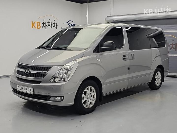Hyundai Starex 11-Seater Wagon CVX Premium — foto 1