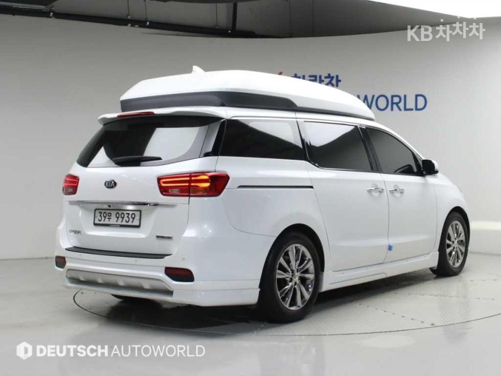 Kia Carnival — miniaturë 2