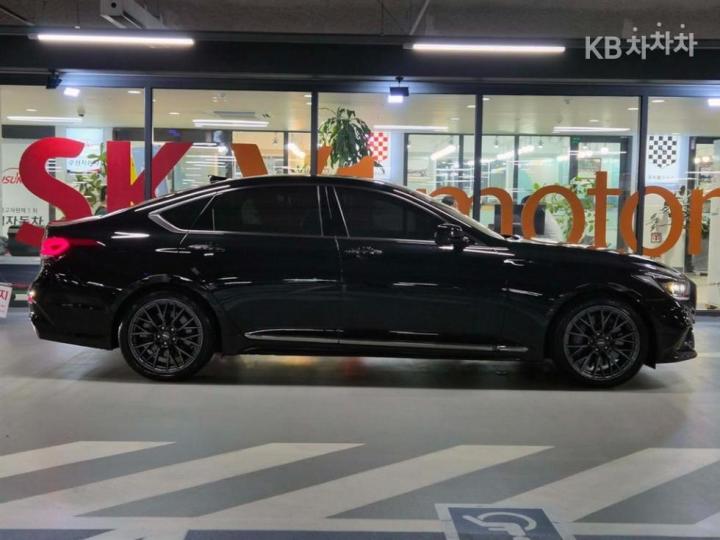 Genesis G80 — miniaturë 3
