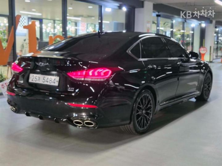 Genesis G80 — miniaturë 4