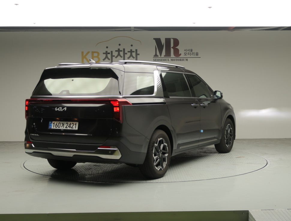 Kia Carnival — miniaturë 2