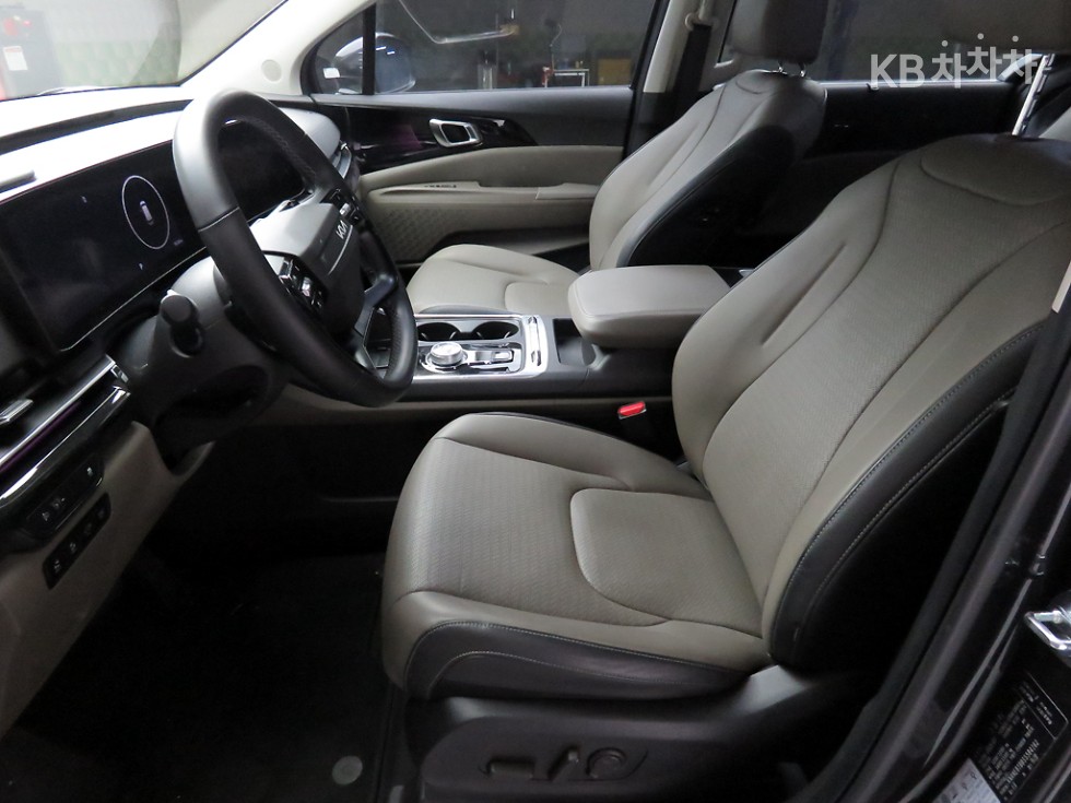 Kia Carnival — miniaturë 5