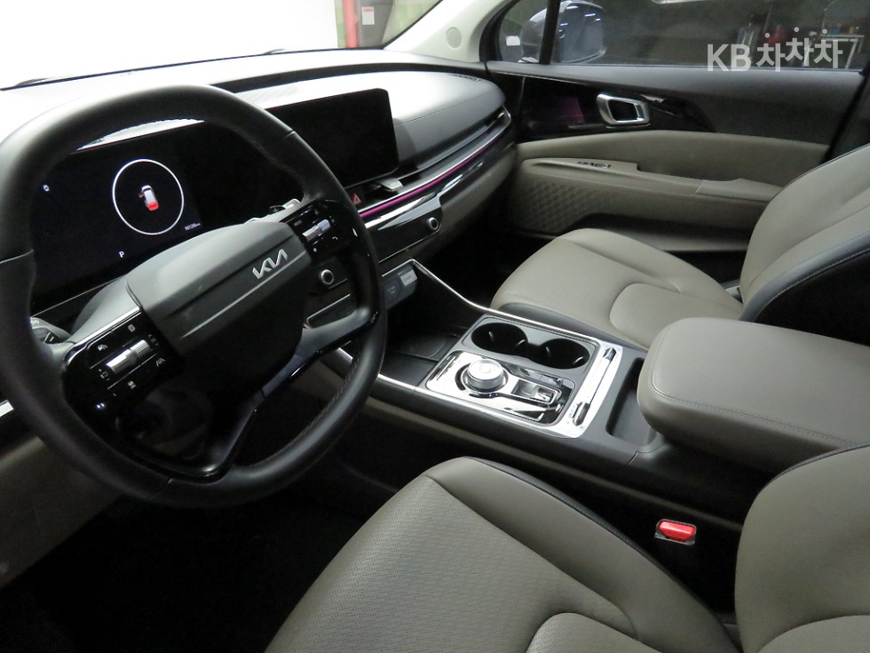 Kia Carnival — miniaturë 8