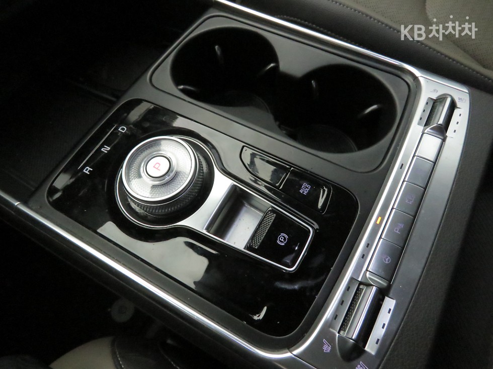 Kia Carnival — miniaturë 12