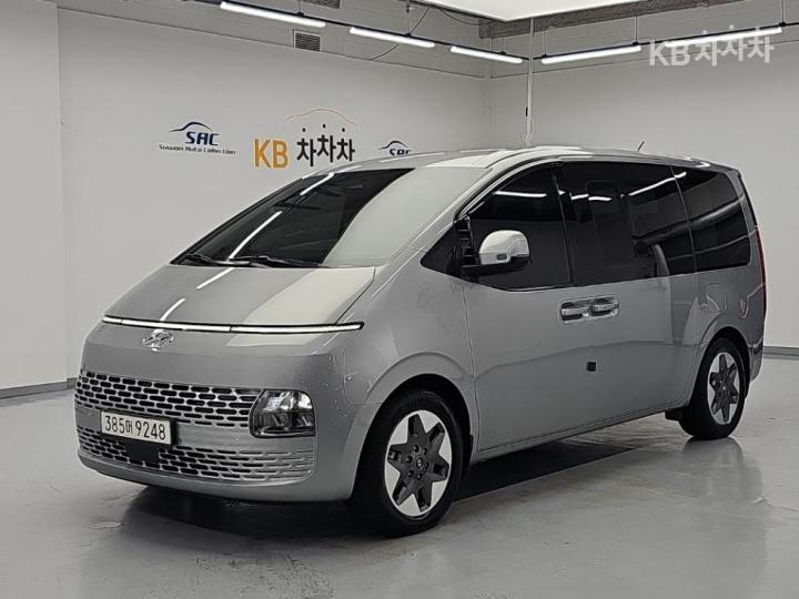 Hyundai Staria L3.5 Tourer 9-Seater Modern — foto 1