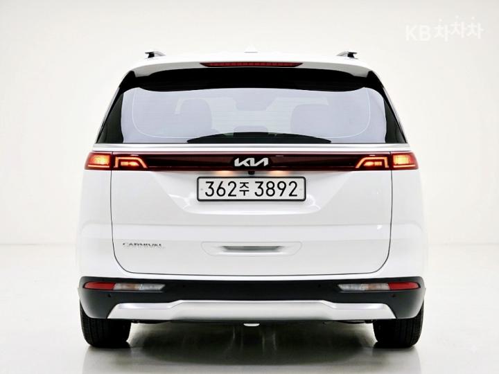 Kia Carnival — miniaturë 4