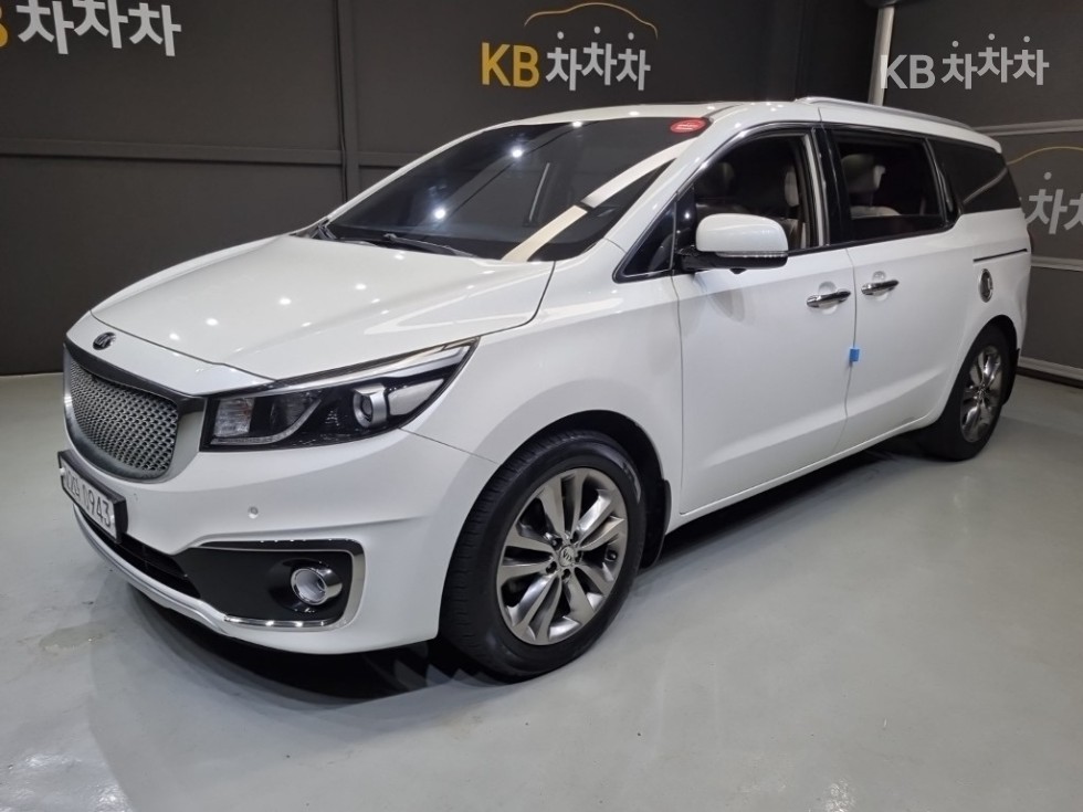 Kia Carnival — miniaturë 2