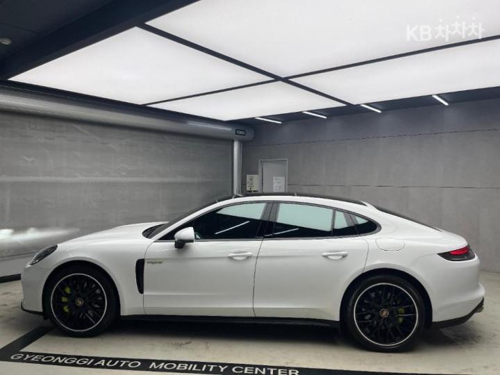 Porsche Panamera — miniaturë 4