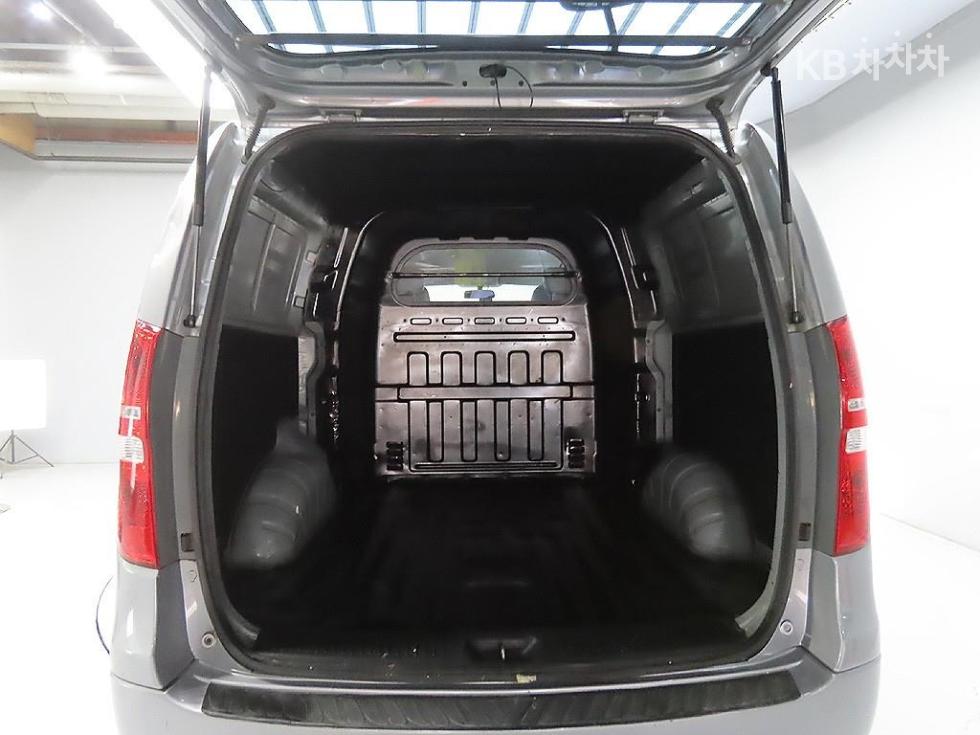 Hyundai Starex — miniaturë 9