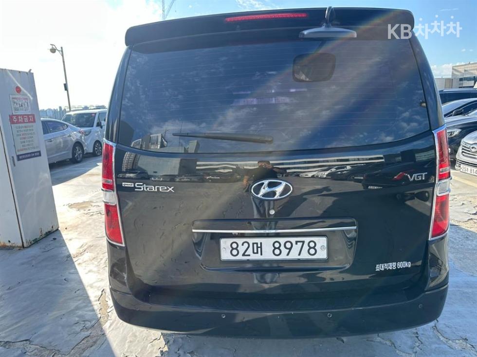 Hyundai Starex — miniaturë 3