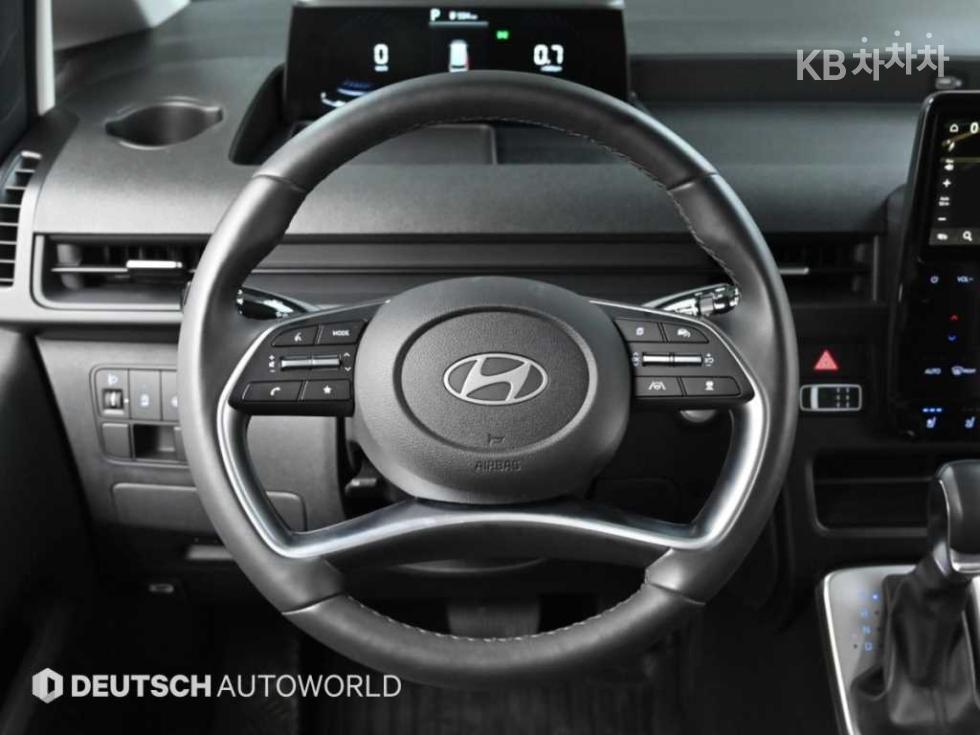 Hyundai Staria — miniaturë 13