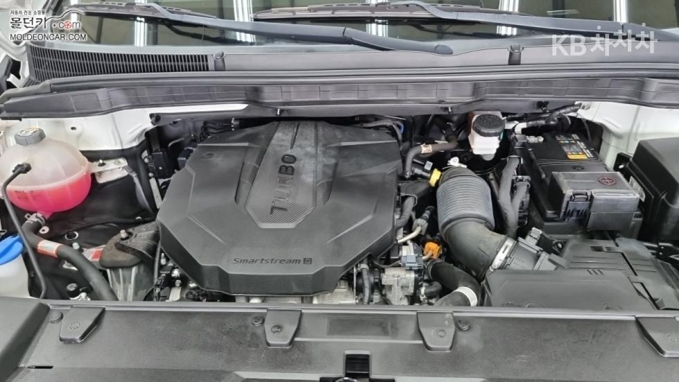 Kia Carnival — miniaturë 8