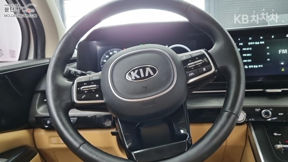 Kia Carnival — miniaturë 11