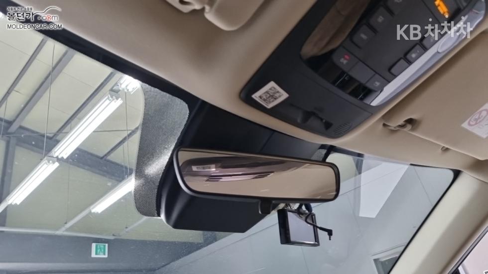 Kia Carnival — miniaturë 15