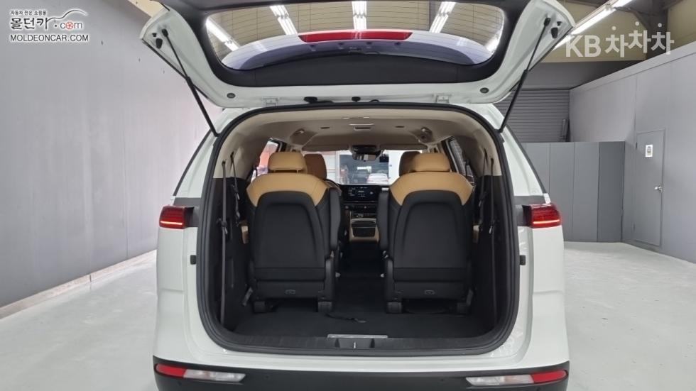 Kia Carnival — miniaturë 18