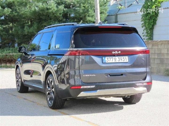 Kia Carnival — miniaturë 3