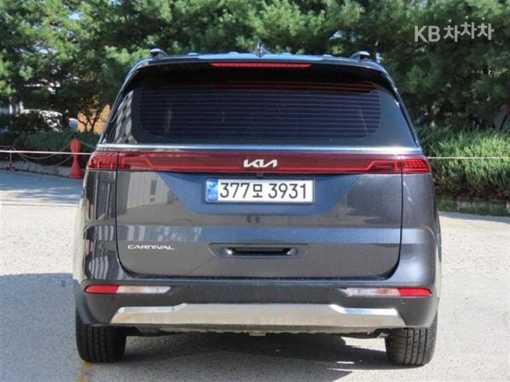 Kia Carnival — miniaturë 4
