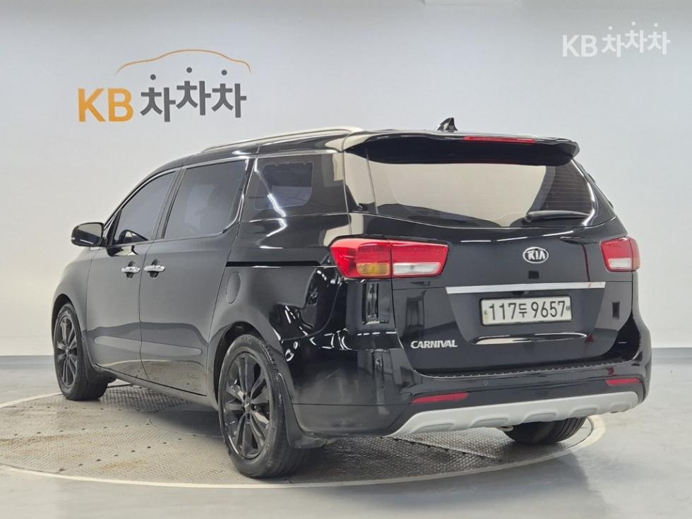 Kia Carnival — miniaturë 2