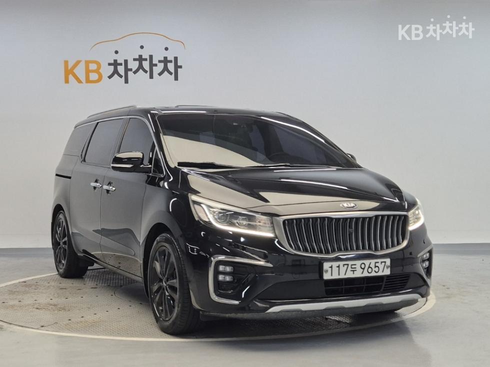 Kia Carnival — miniaturë 4