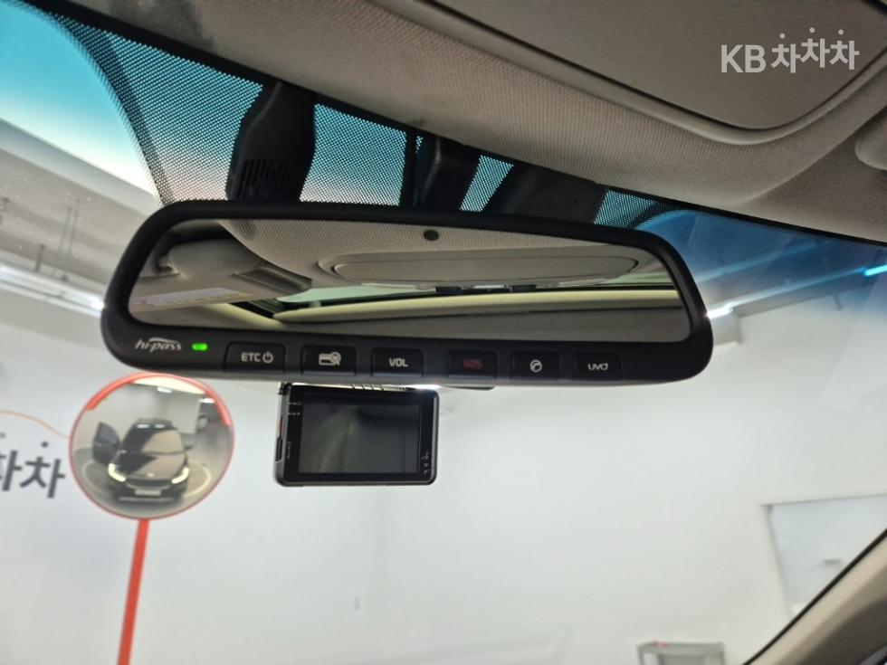 Kia Carnival — miniaturë 17