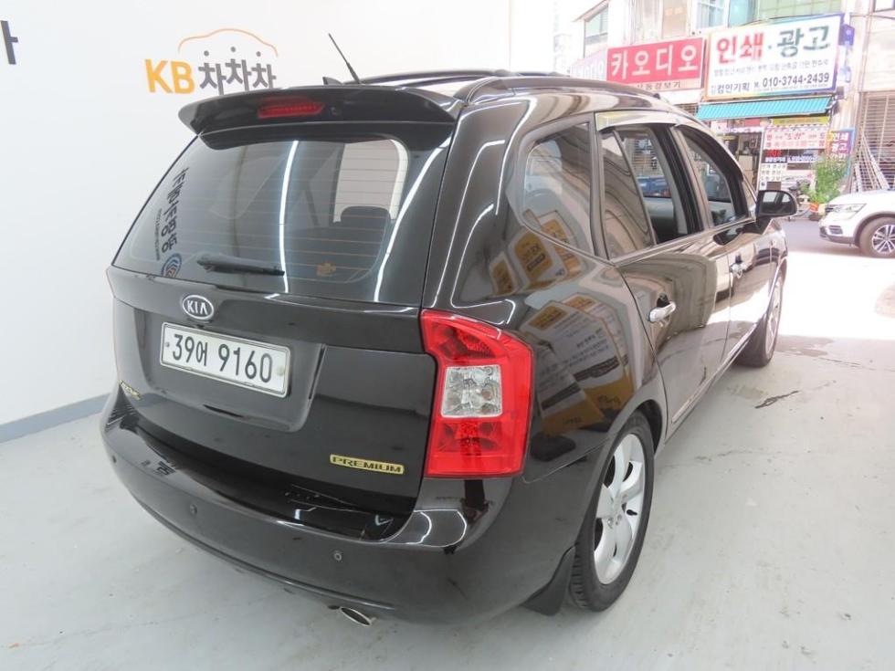 Kia Carens — miniaturë 3