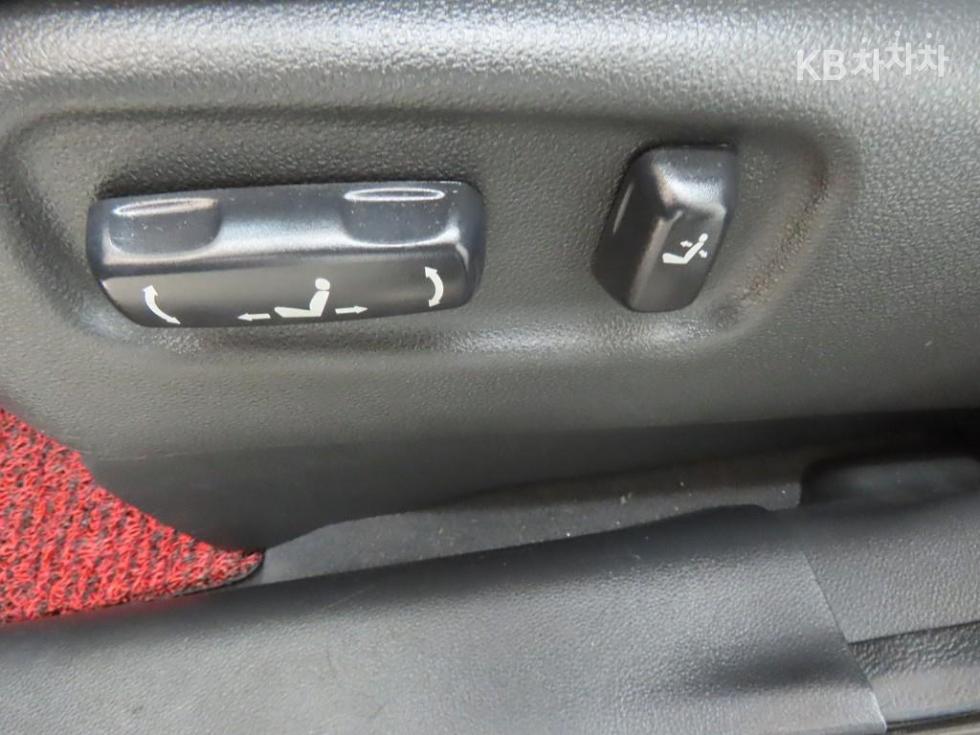 Kia Carens — miniaturë 10
