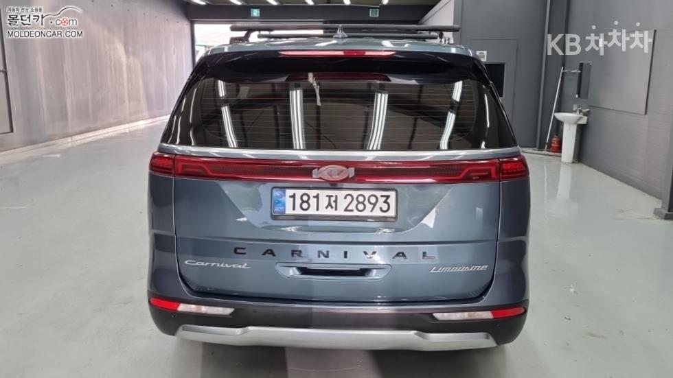 Kia Carnival — miniaturë 4