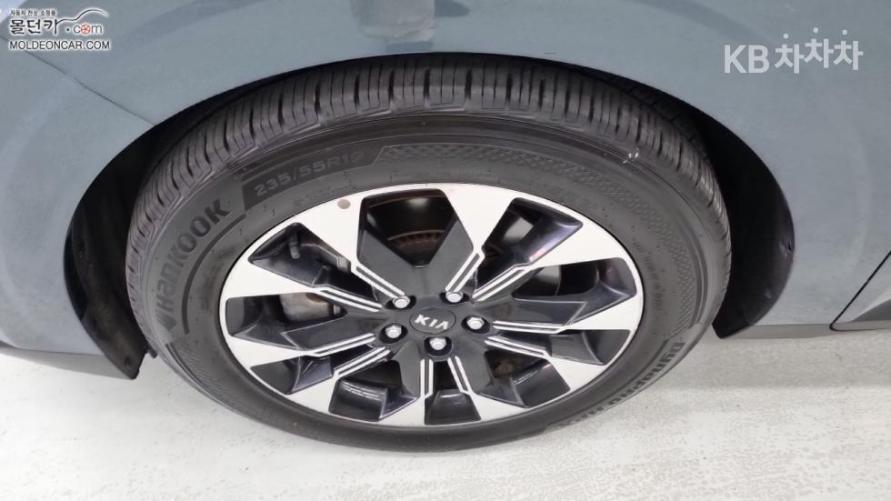 Kia Carnival — miniaturë 6