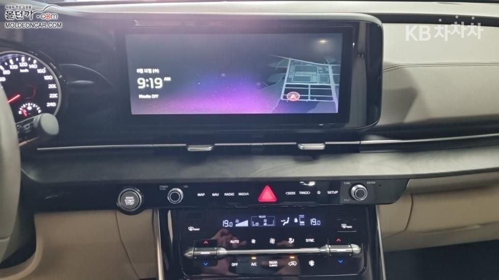 Kia Carnival — miniaturë 12