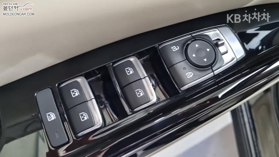 Kia Carnival — miniaturë 17