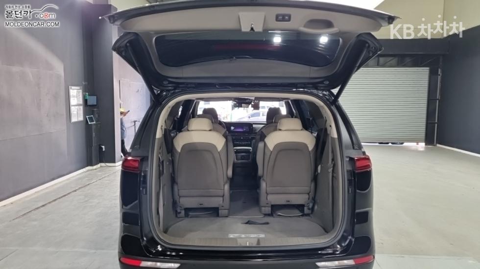 Kia Carnival — miniaturë 18