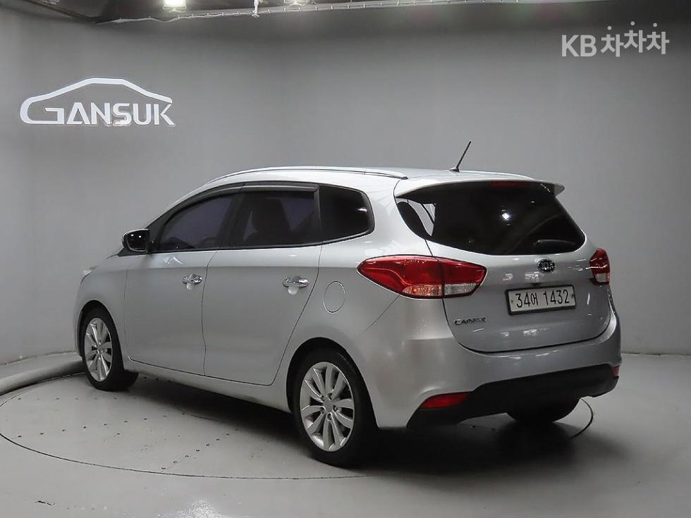 Kia Carens — miniaturë 3
