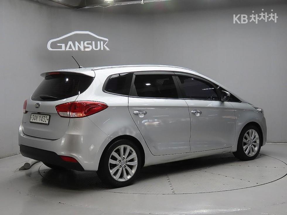 Kia Carens — miniaturë 4