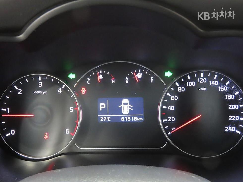 Kia Carens — miniaturë 6