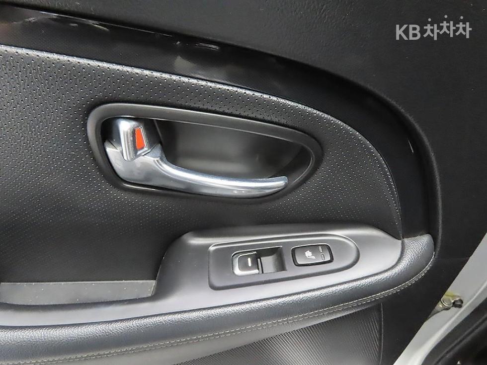 Kia Carens — miniaturë 9