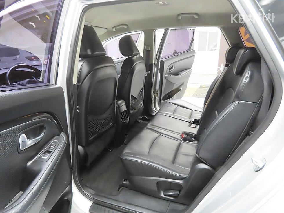 Kia Carens — miniaturë 10