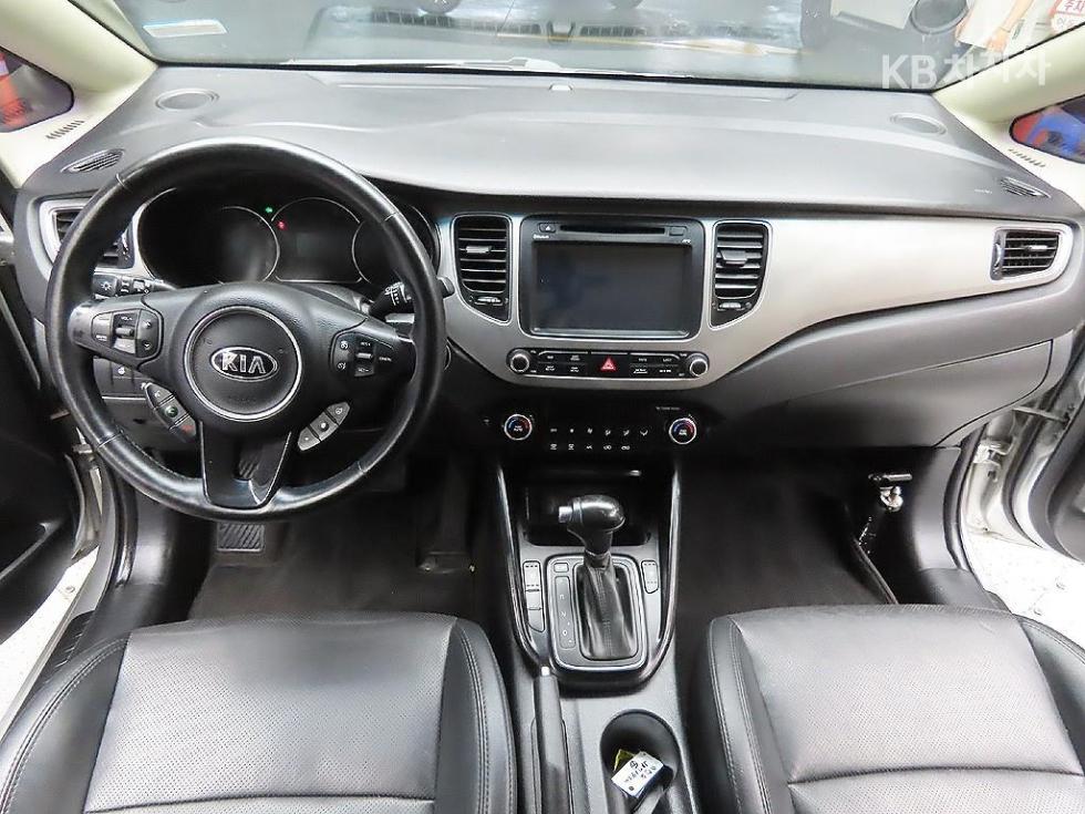 Kia Carens — miniaturë 11