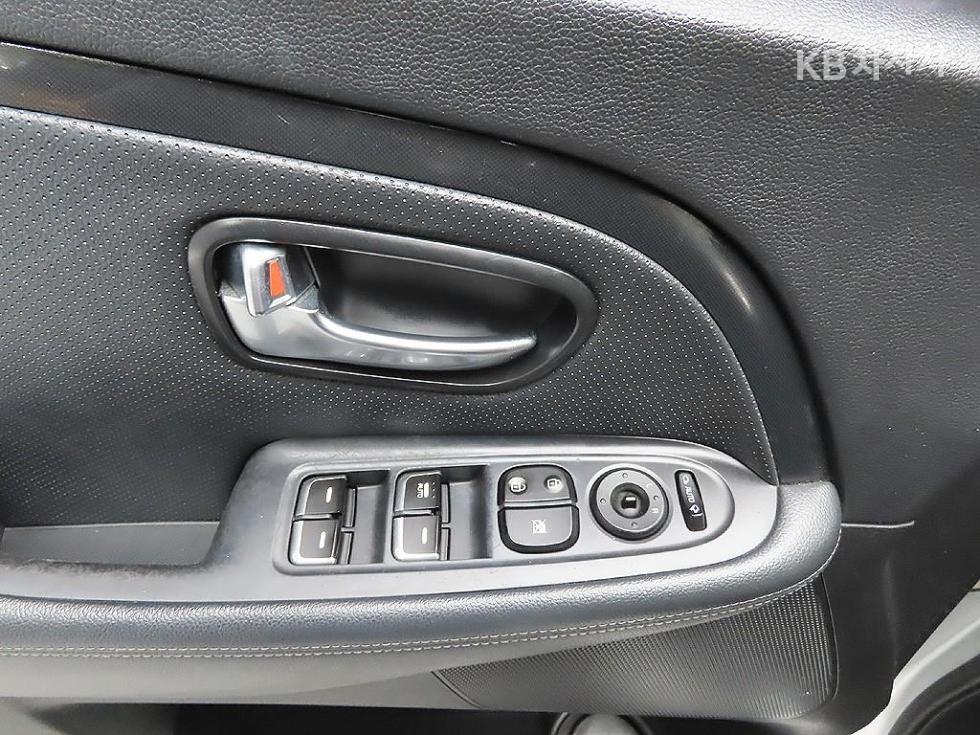 Kia Carens — miniaturë 12