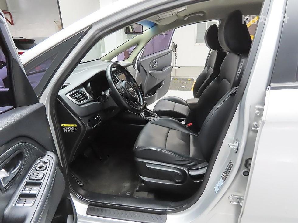 Kia Carens — miniaturë 14