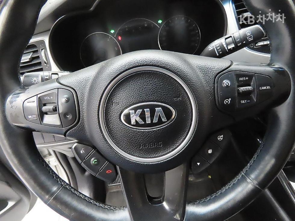 Kia Carens — miniaturë 16