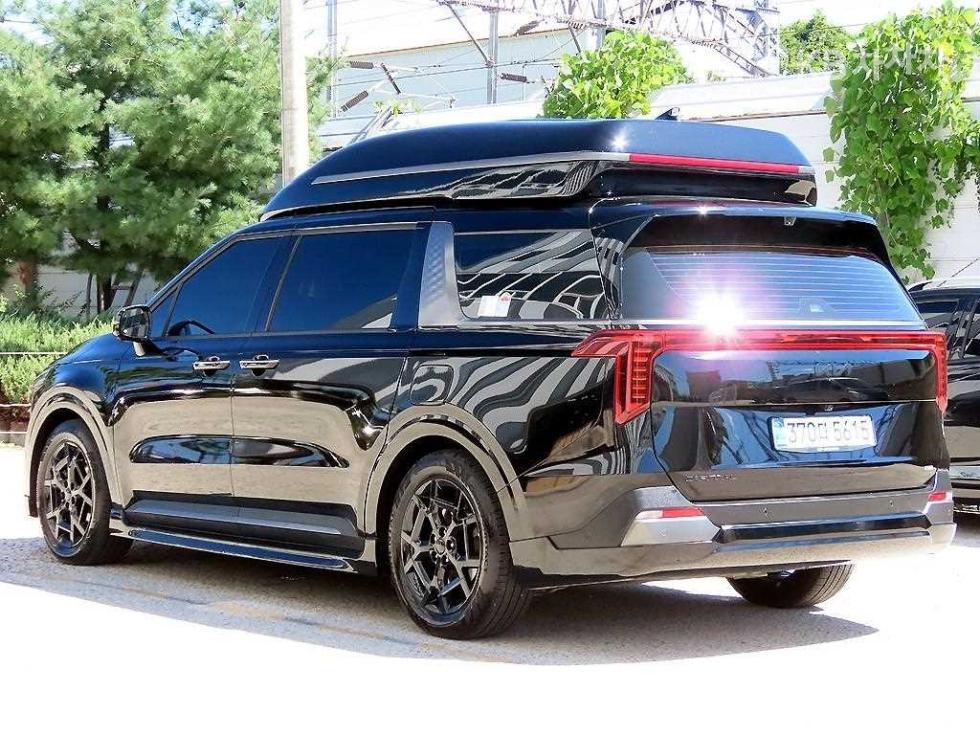 Kia Carnival — miniaturë 3