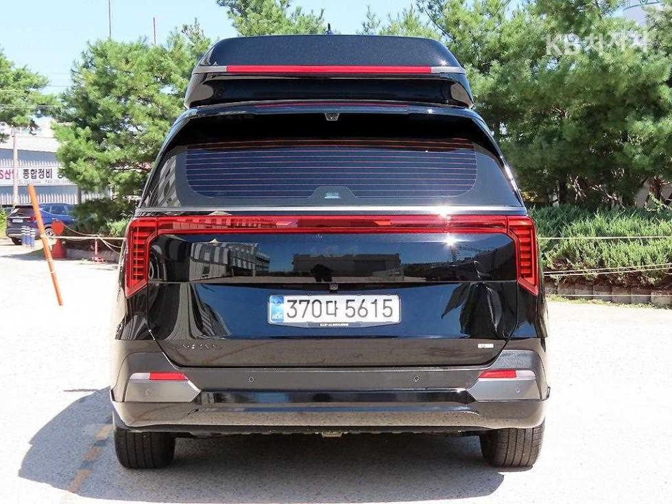 Kia Carnival — miniaturë 4