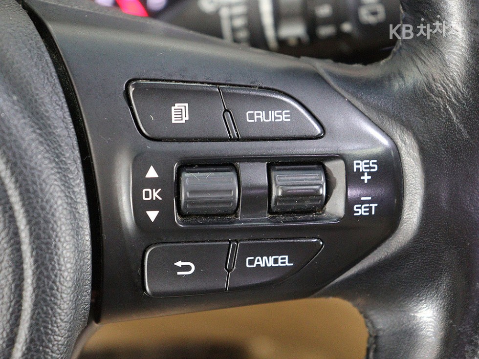 Kia Carnival — miniaturë 10