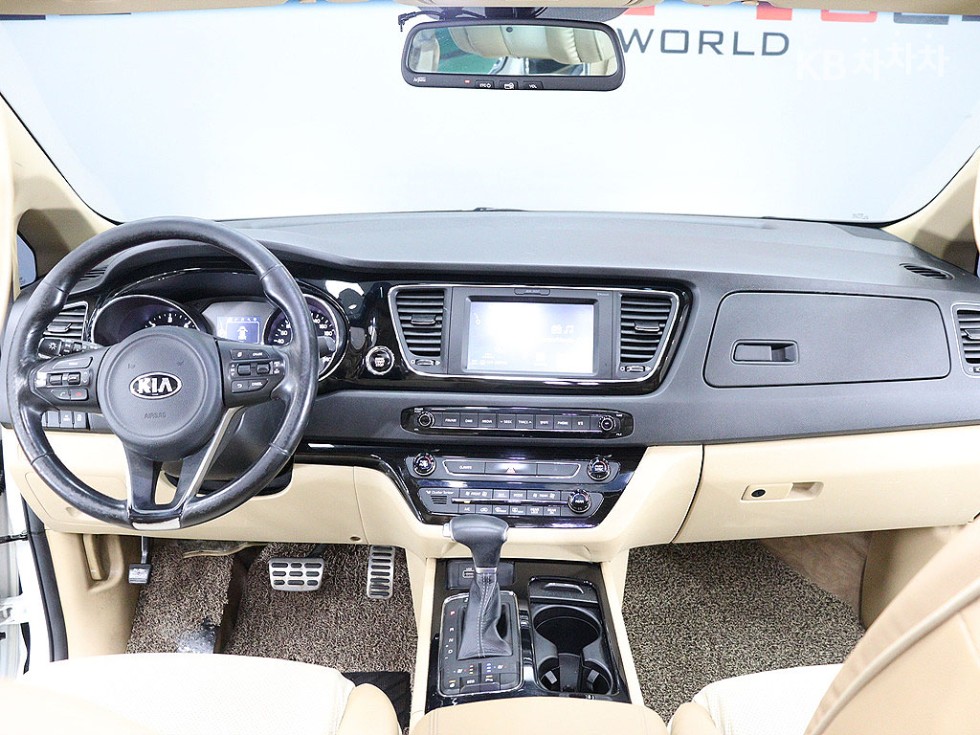 Kia Carnival — miniaturë 13