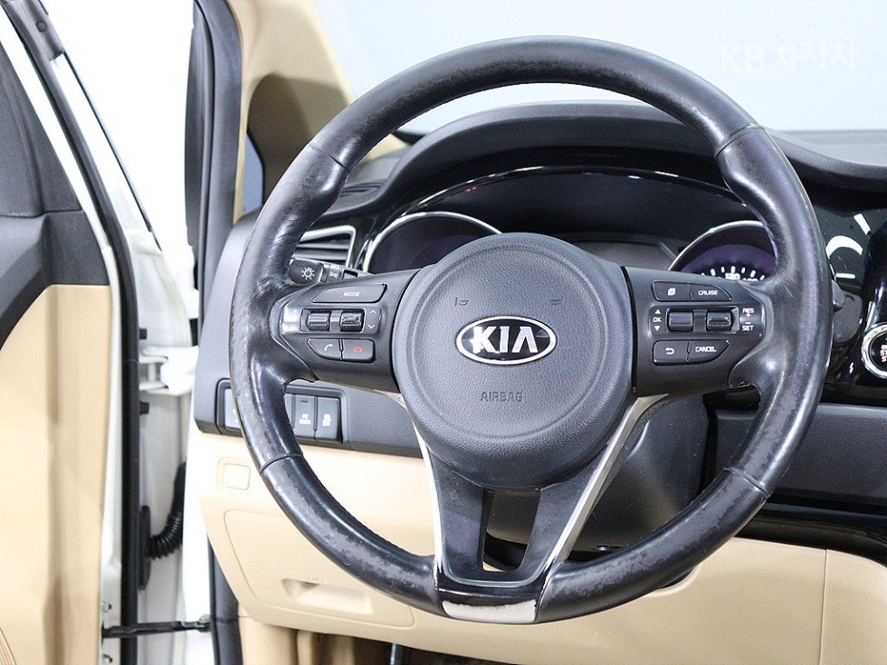 Kia Carnival — miniaturë 14