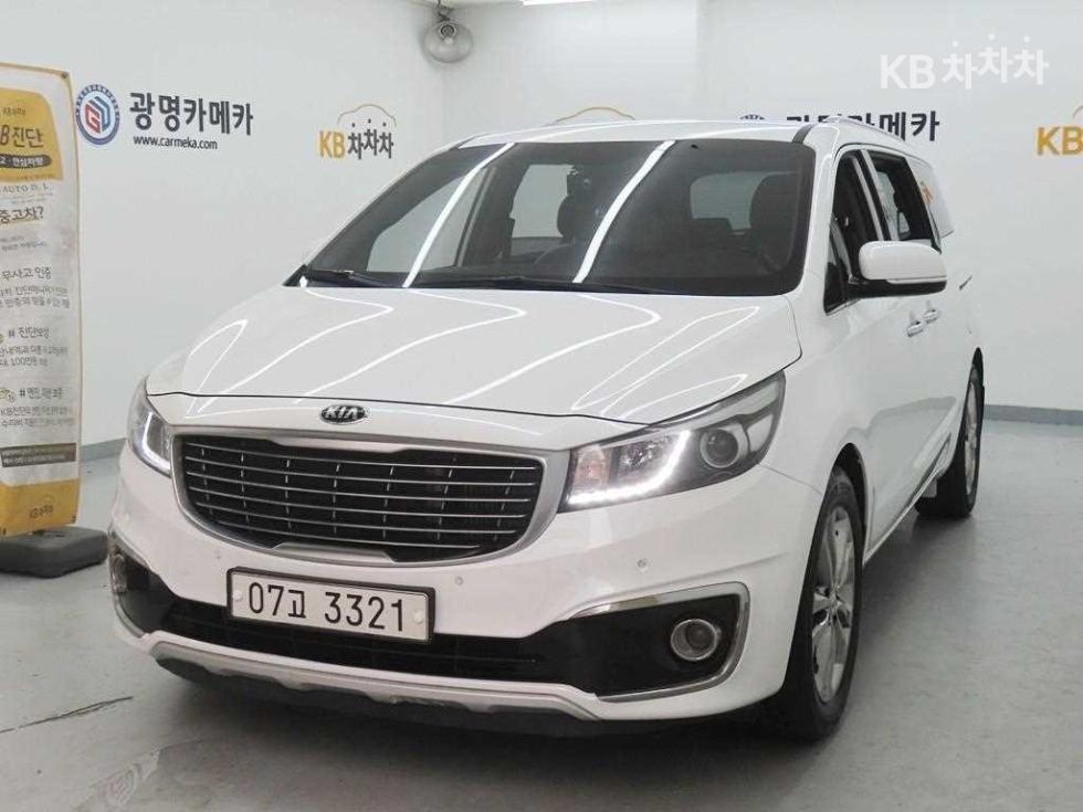 Kia Carnival — miniaturë 2