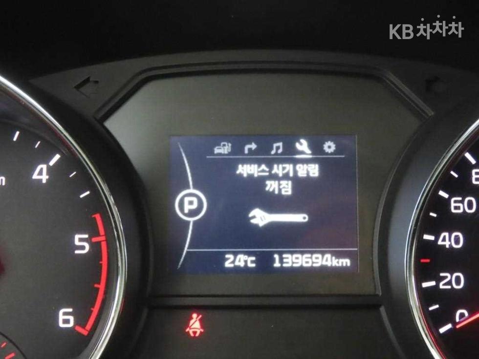 Kia Carnival — miniaturë 8